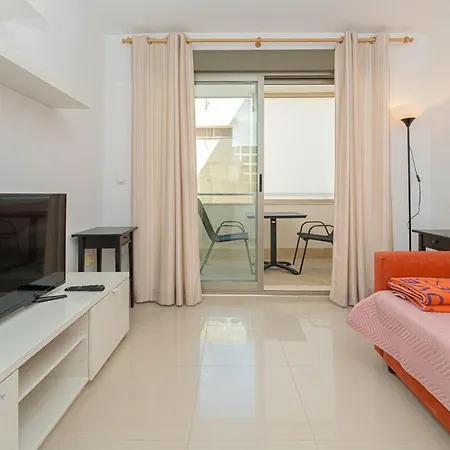 1 Bed With Pool La Red