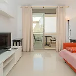 1 Bed With Pool La Red